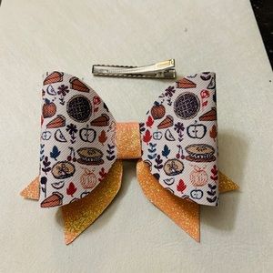 Thanksgiving dinner inspired ✨ GIRL HAIR BOW